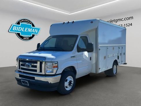 Used 2022 Ford E-350 and Econoline 350 Super Duty w/ Power Windows & Locks Group RWD image 3