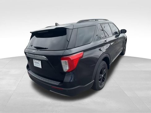Used 2023 Ford Explorer XLT w/ Equipment Group 202A AWD/4WD image 8