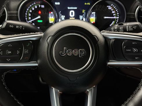 Used 2023 Jeep Wrangler Unlimited Sahara w/ Cold Weather Group AWD/4WD image 28