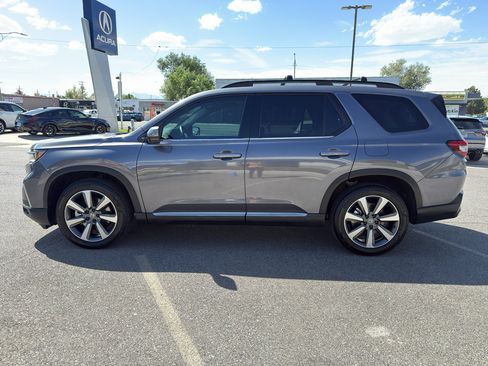 Used 2025 Honda Pilot Elite image 4