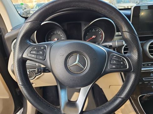 Used 2019 Mercedes-Benz GLC 300 w/ Premium Package image 23