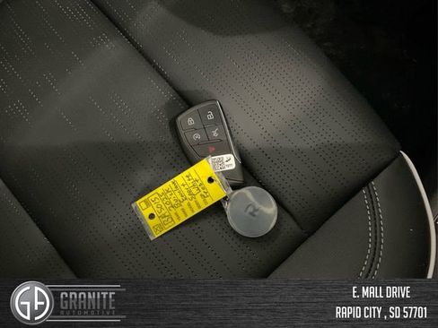 Used 2025 Buick Enclave Sport Touring w/ Super Cruise Package AWD/4WD image 30