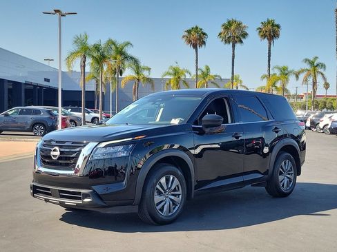 Used 2025 Nissan Pathfinder S FWD image 32
