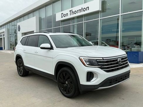 Certified 2025 Volkswagen Atlas SE w/ Panoramic Sunroof Package FWD image 1