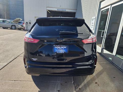 Certified 2022 Ford Edge SE w/ Black Appearance Package AWD/4WD image 8