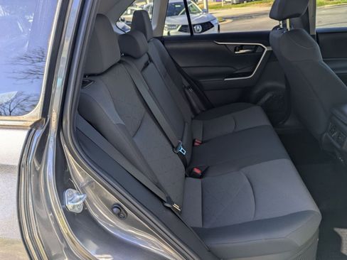 Used 2022 Toyota RAV4 XLE image 25