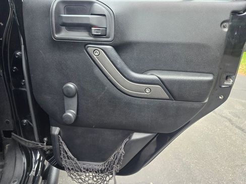 Used 2012 Jeep Wrangler Unlimited Sport w/ Connectivity Group image 22