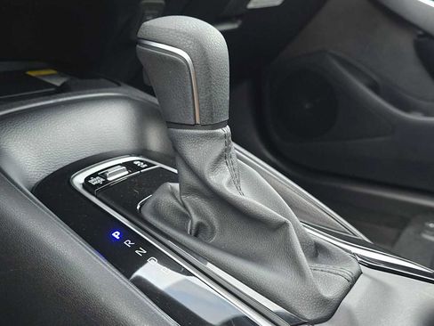 Certified 2025 Toyota Corolla SE image 30