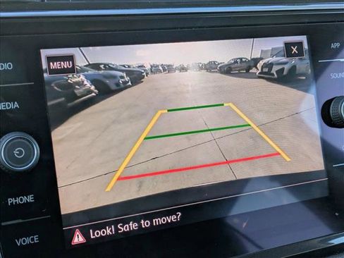 Used 2019 Volkswagen Tiguan SE image 13