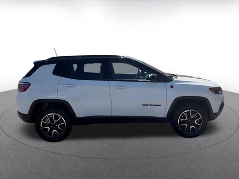 Used 2025 Jeep Compass Trailhawk AWD/4WD image 16