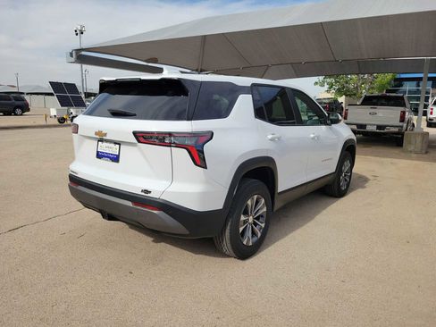 New 2026 Chevrolet Equinox LT w/ Convenience Package II FWD image 8