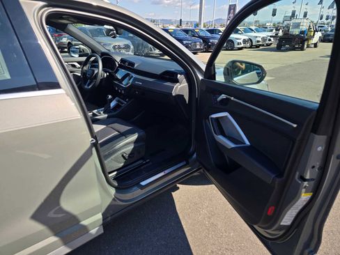 New 2025 Audi Q3 2.0T Premium image 12