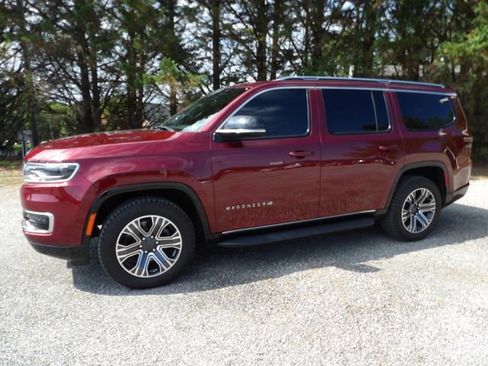 Used 2024 Jeep Wagoneer 4WD w/ Premium Group I image 1