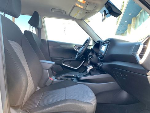 Used 2025 Kia Soul LX w/ LX Technology Package image 34