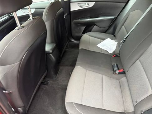 Used 2023 Kia Forte LXS w/ LXS Technology Package FWD image 17