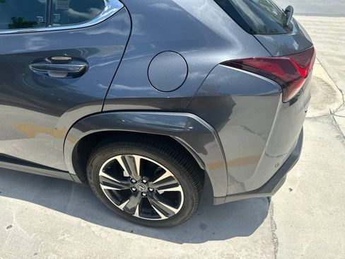 Used 2025 Lexus UX 300h FWD w/ Accessory Package (Z2) image 8