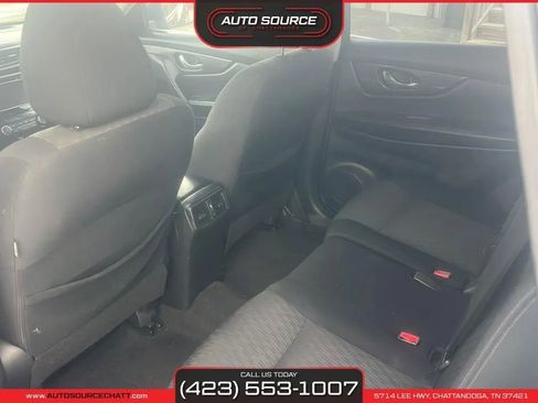 Used 2020 Nissan Rogue SV image 15