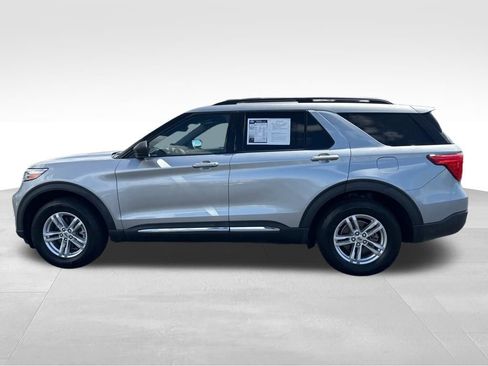 Used 2020 Ford Explorer XLT w/ Comfort Package image 9