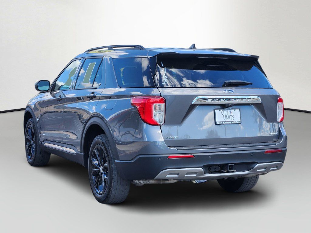 Used 2023 Ford Explorer XLT w/ Equipment Group 202A AWD/4WD image 5