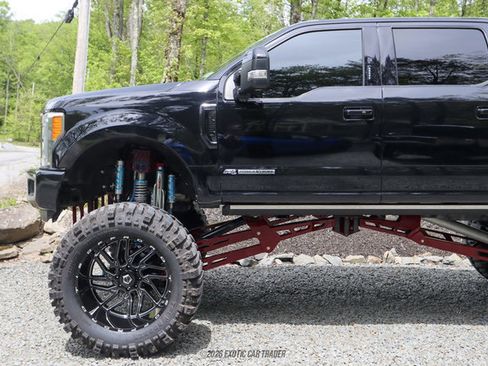 Used 2017 Ford F250 Platinum w/ Platinum Ultimate Package AWD/4WD image 4
