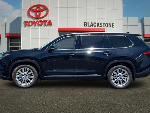 Certified 2024 Toyota Grand Highlander AWD image 6