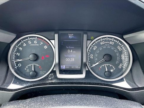Used 2017 Toyota Tacoma Limited RWD image 22
