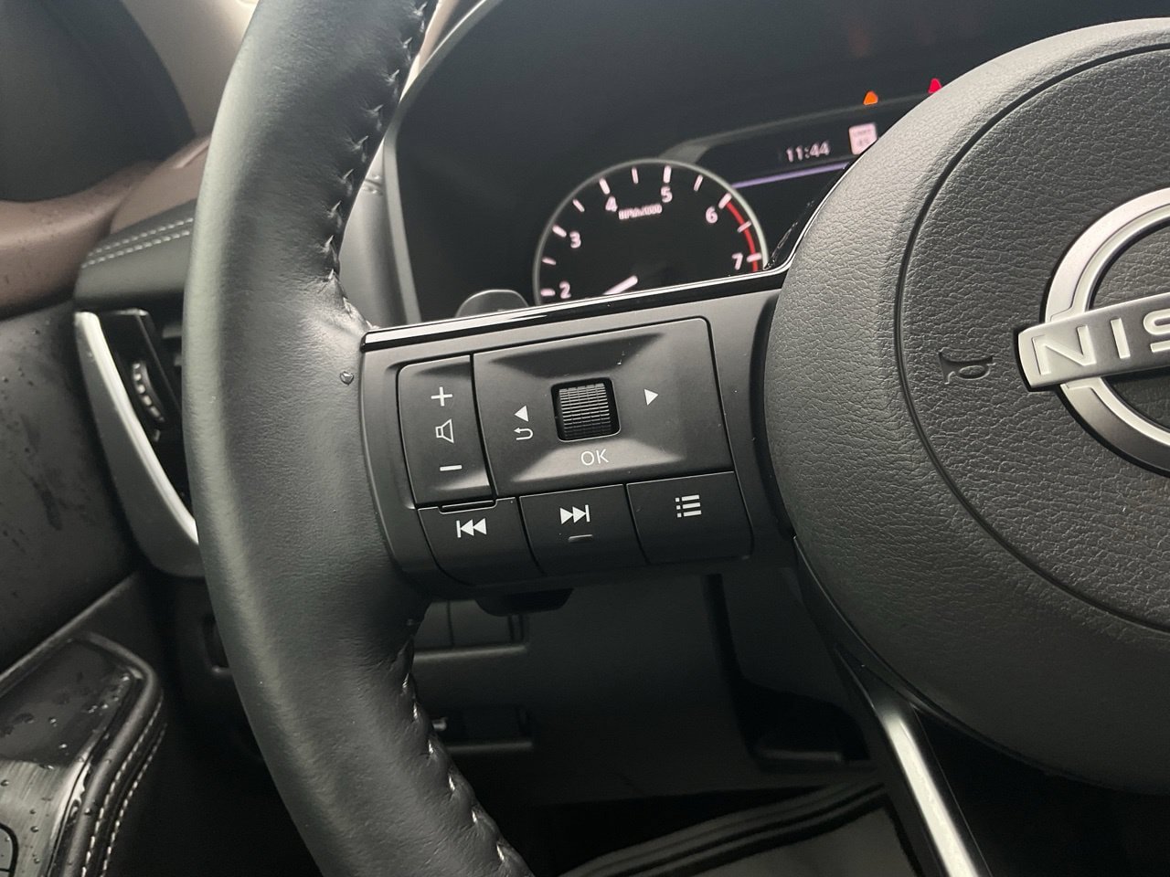 Used 2023 Nissan Rogue SL w/ SL Premium Package FWD image 35