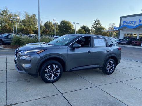 Used 2023 Nissan Rogue SV FWD image 13