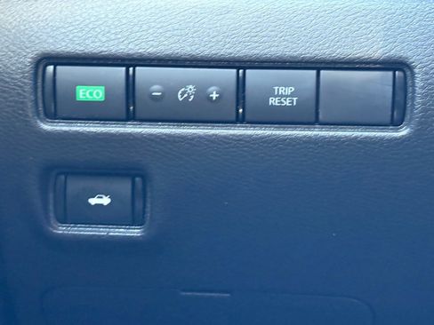 Certified 2024 Nissan Sentra SV image 21