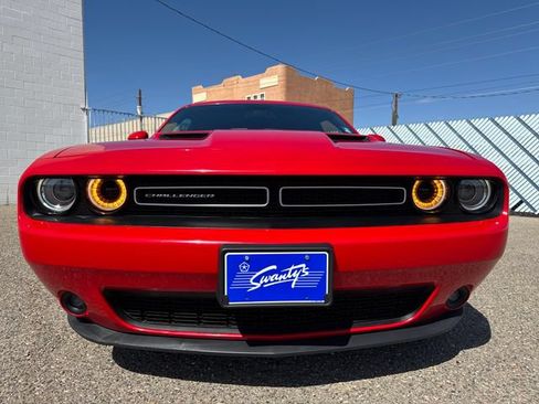Used 2015 Dodge Challenger SXT Plus RWD image 8