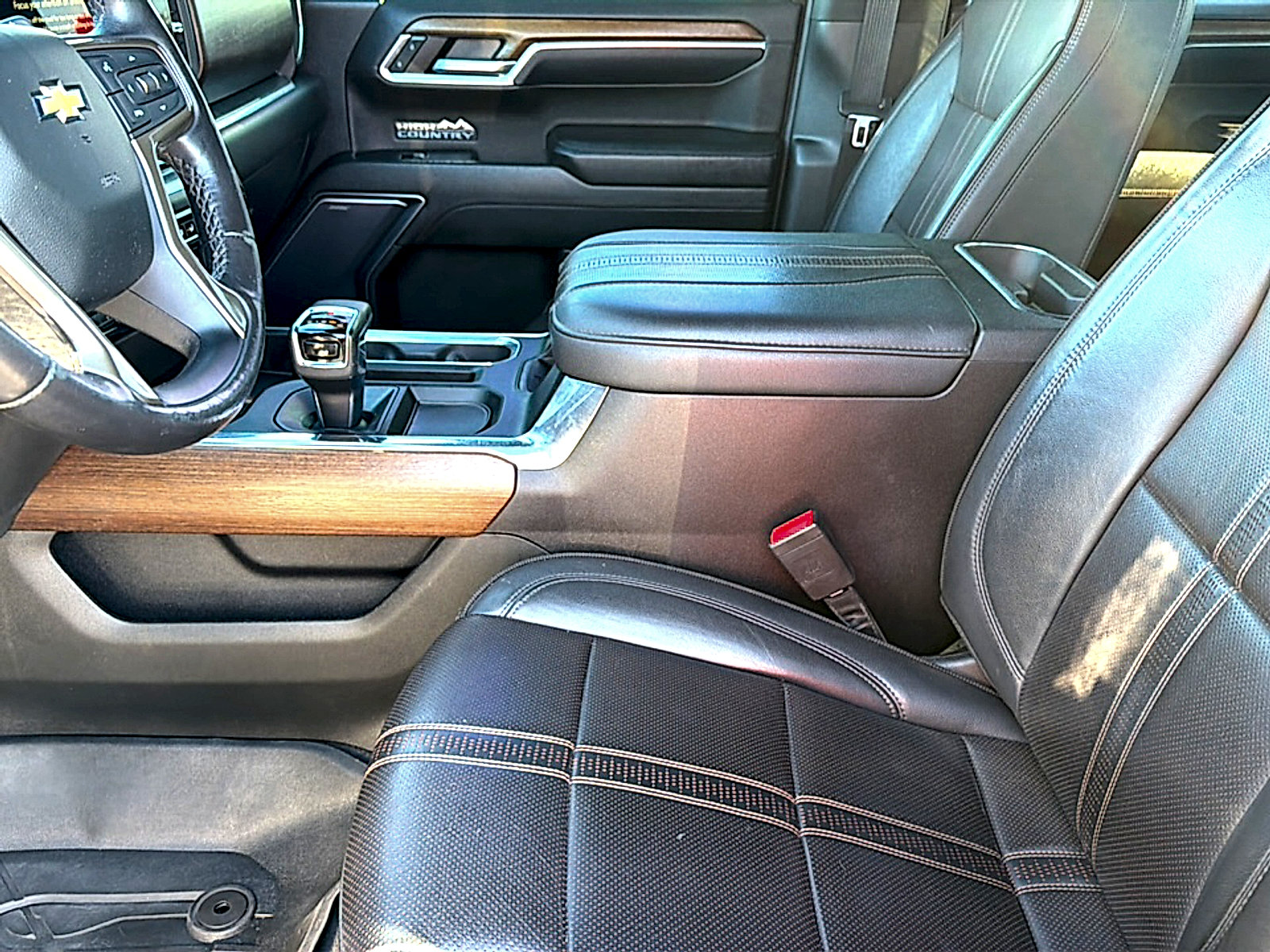 Used 2023 Chevrolet Silverado 1500 High Country w/ High Country Premium Package AWD/4WD image 13