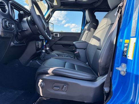 New 2026 Jeep Wrangler Unlimited Sahara AWD/4WD image 15