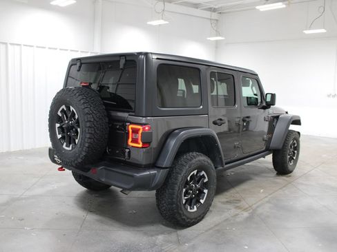 Used 2025 Jeep Wrangler Unlimited Rubicon AWD/4WD image 9