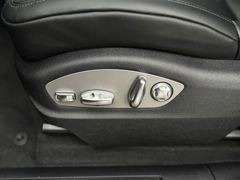 New 2026 Porsche Macan image 16