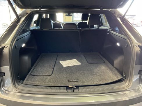 Used 2024 Volkswagen Atlas Cross Sport SE image 21