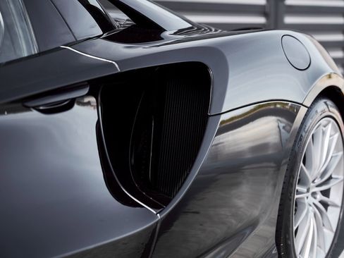 Used 2025 McLaren Artura Spider image 10