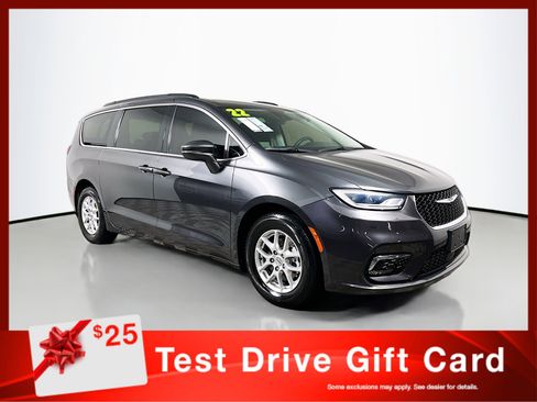 Used 2022 Chrysler Pacifica Touring-L image 1
