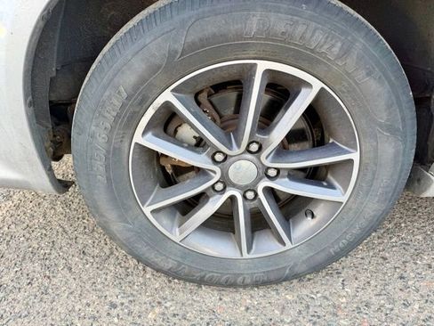 Used 2017 Dodge Grand Caravan SXT image 11