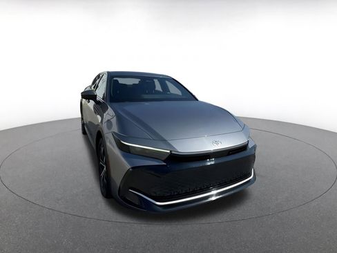 Used 2025 Toyota Crown XLE image 16