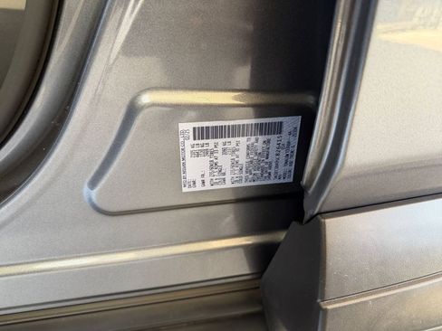 Used 2025 Nissan Rogue SV FWD image 31