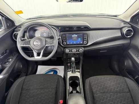 Used 2024 Nissan Kicks SV w/ Interior Electronics Package FWD image 3