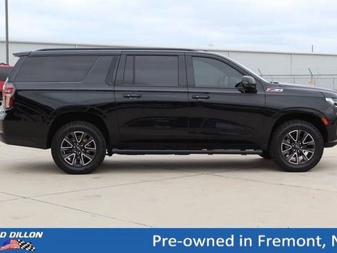 Certified 2022 Chevrolet Suburban Z71 w/ Luxury Package AWD/4WD image 3