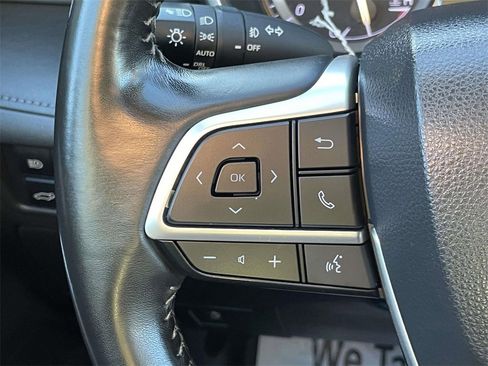 Used 2022 Toyota Highlander XLE image 22