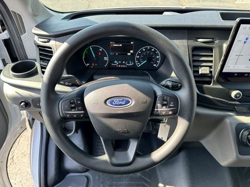 Used 2023 Ford E-Transit Medium Roof image 10