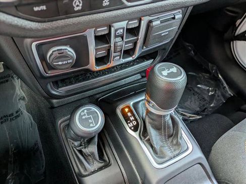 Used 2024 Jeep Wrangler Unlimited Sport AWD/4WD image 12