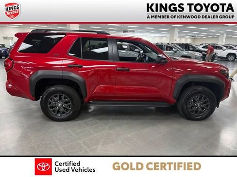 Used 2025 Toyota 4Runner SR5 AWD/4WD image 9