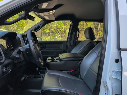 Used 2024 RAM 3500 Tradesman w/ Chrome Appearance Group image 6