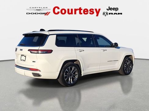 Certified 2023 Jeep Grand Cherokee L Overland w/ Advanced Protech Group III AWD/4WD image 4