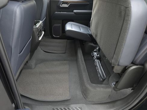 Used 2022 Chevrolet Silverado 1500 High Country w/ Technology Package image 31