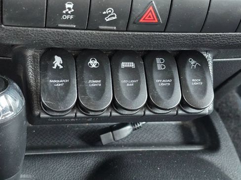 Used 2013 Jeep Wrangler Unlimited Sport AWD/4WD image 36
